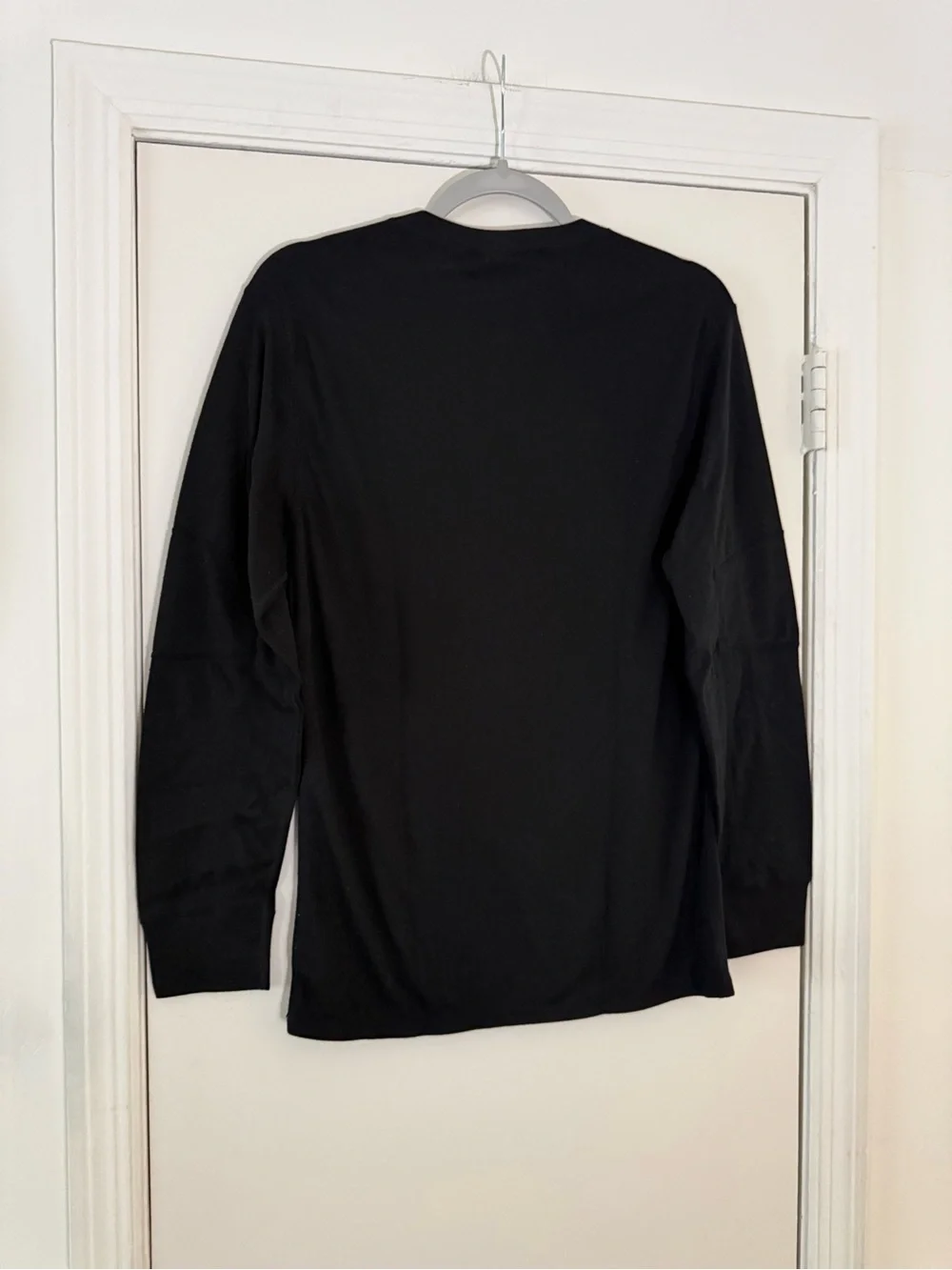 Burton Men's Black Long-Sleeve Shirt Size Medium Under layer for cold weather